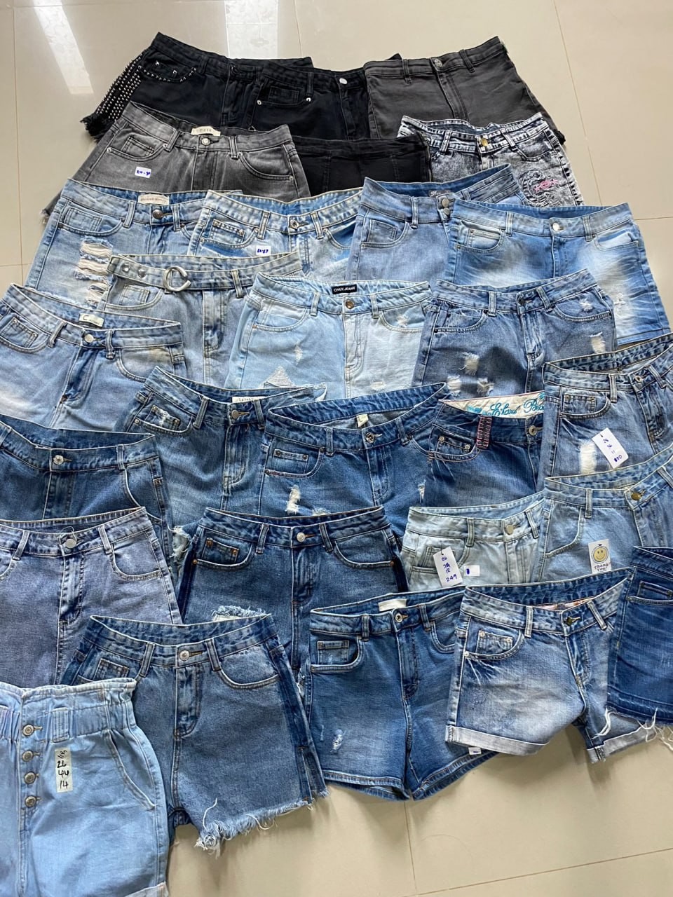 ณิชกานต์ขายผ้า339-99