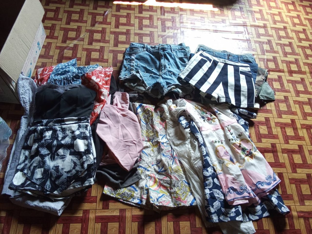 การ์ตูนเสื้อผ้ามือสอง F1-153683